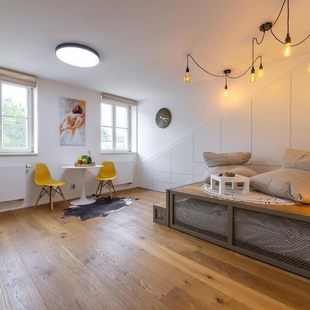 Luxurious, Charming Studio Perfect For Couples Prague Exterior photo