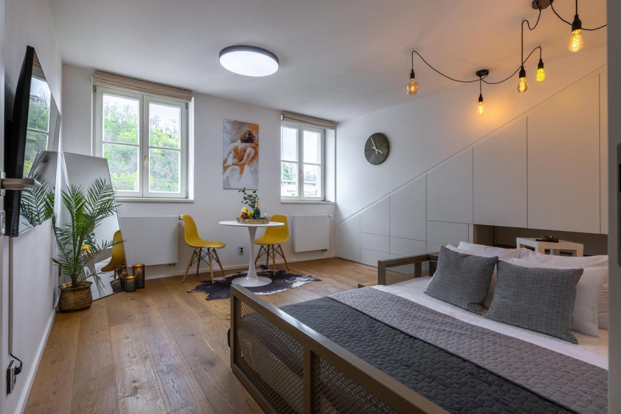 Luxurious, Charming Studio Perfect For Couples Prague Exterior photo