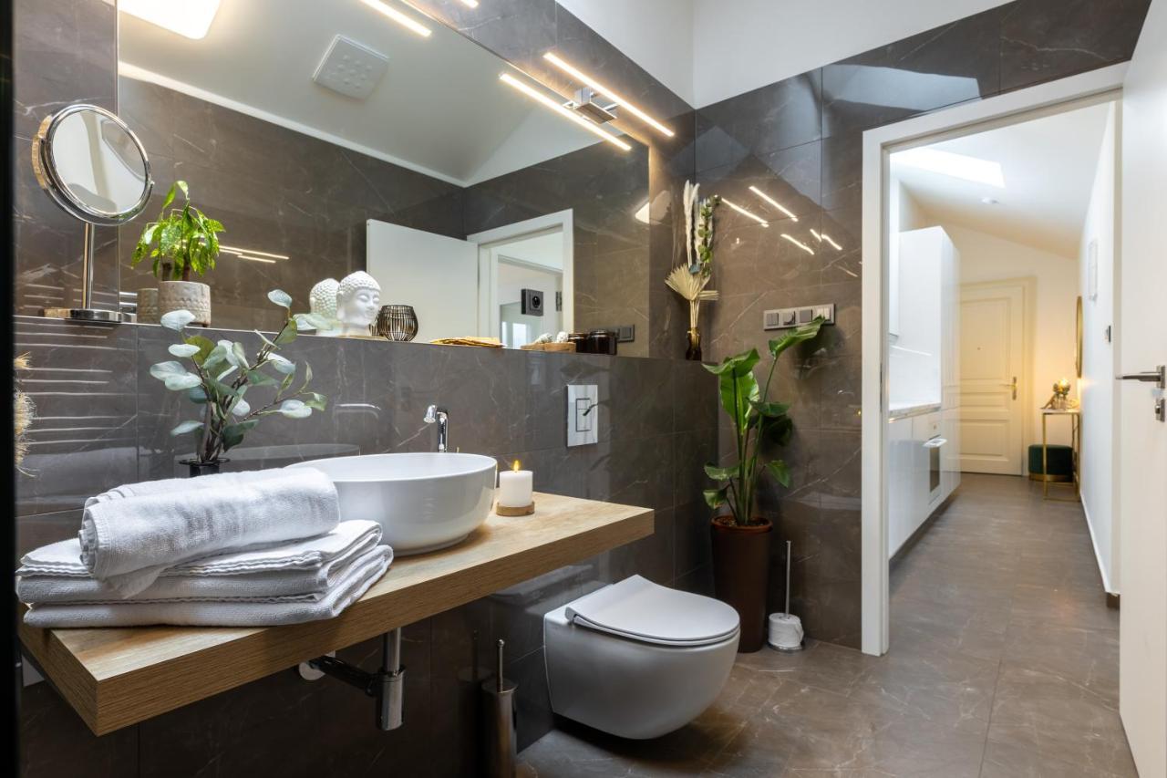 Luxurious, Charming Studio Perfect For Couples Prague Exterior photo