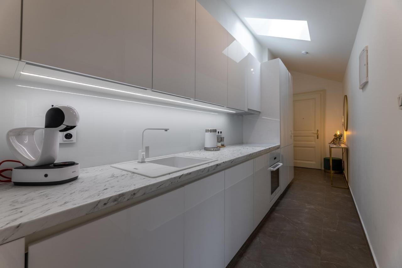 Luxurious, Charming Studio Perfect For Couples Prague Exterior photo